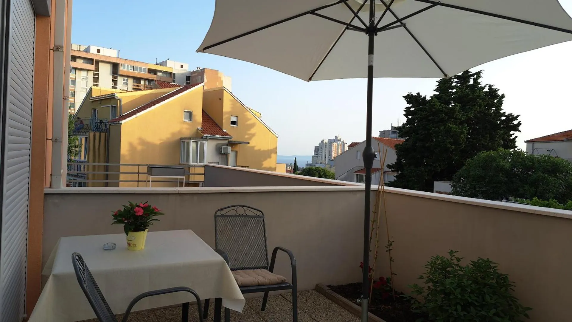 Cozy Apartment With Free Private Parking Σπλιτ Κροατία