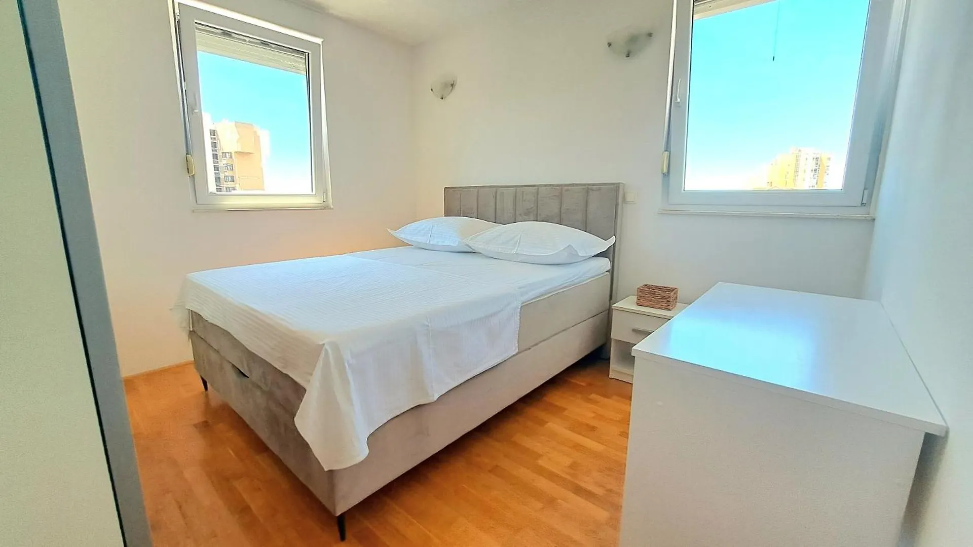 Cozy Apartment With Free Private Parking Split